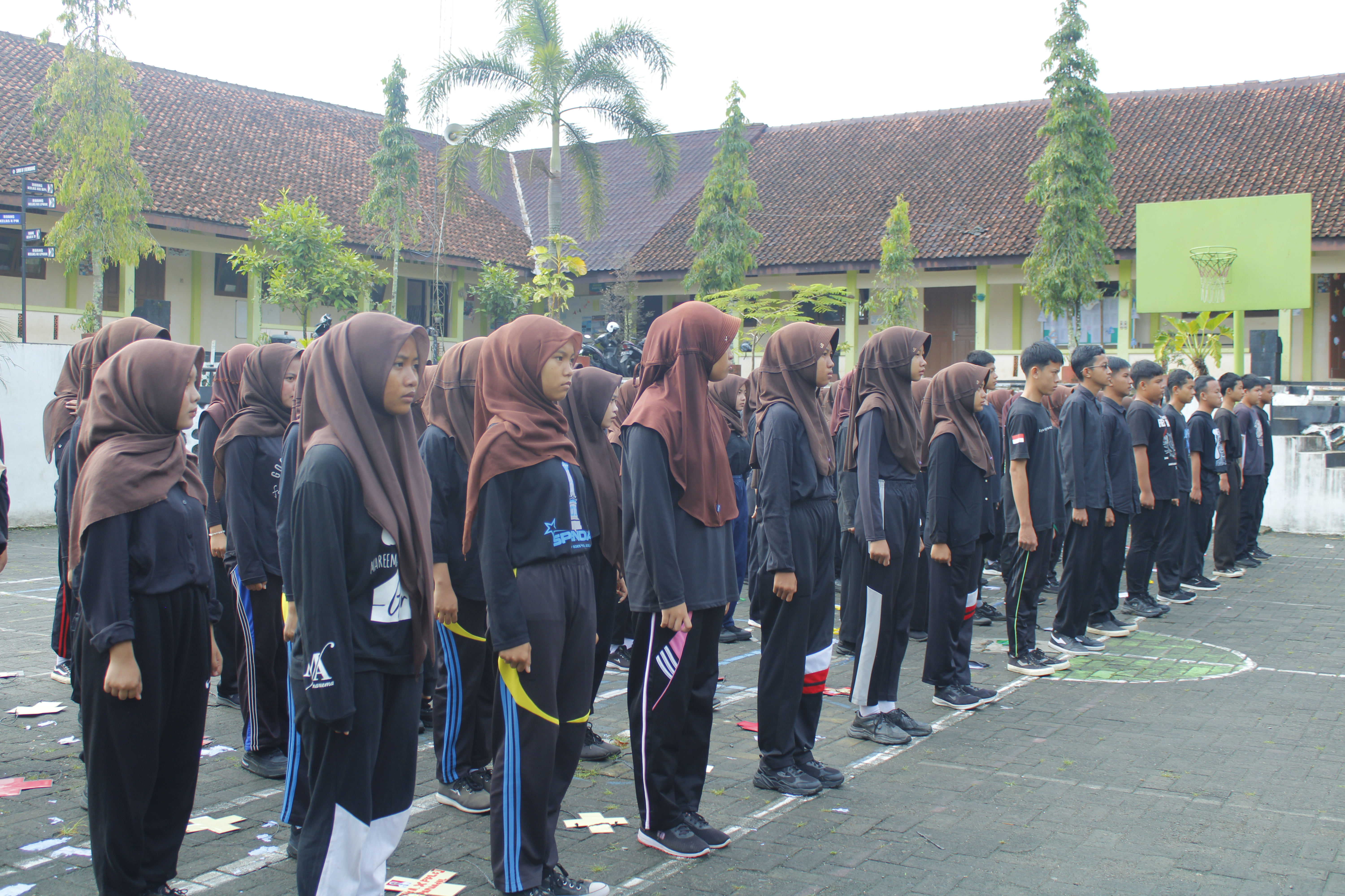 Kolaborasi Empat Ekskul: Saat Semangat dan Kepedulian Bertemu di LDK