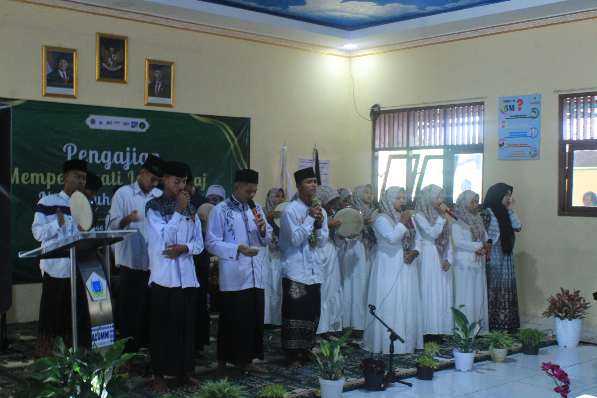 Peringatan Isra Mi'raj 1446 H di SMK Negeri 1 Rembang Berlangsung Khidmat