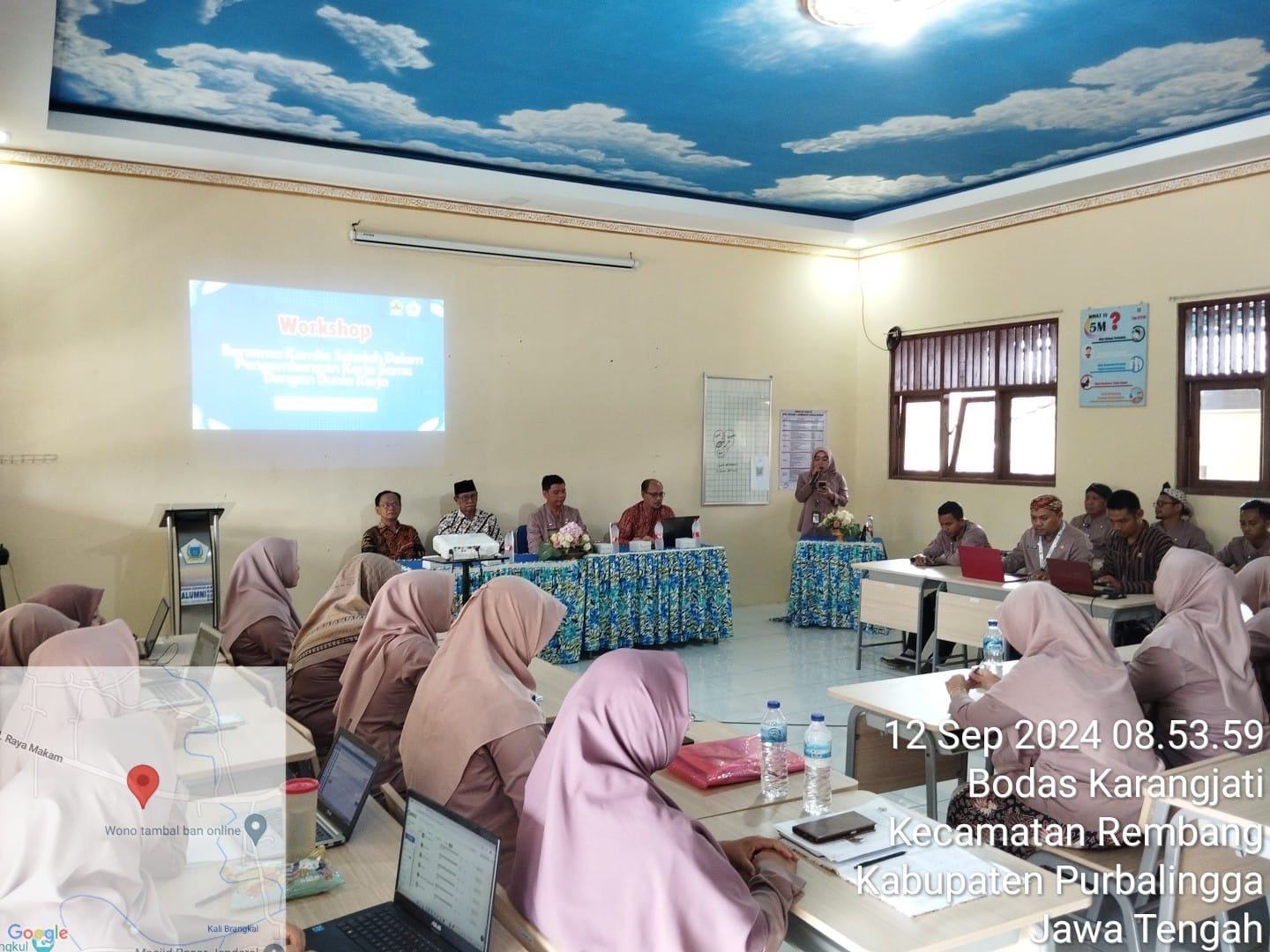 Workshop bersama komite sekolah dalam pengembangan kerja sama dengan dunia kerja